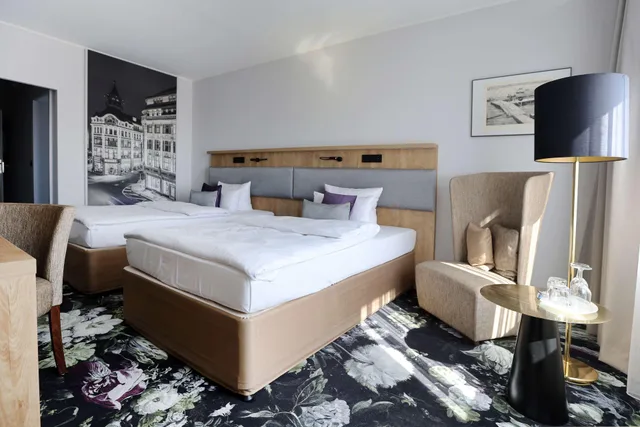 غرفة واسعة كومفورت بسريرين منفصلين بشرفة، Best Western Hotel Windorf 1/2