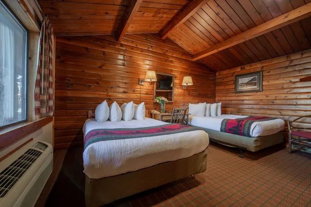 غرفة تقليدية مفردة بسرير كينج، Antler Inn 1/3