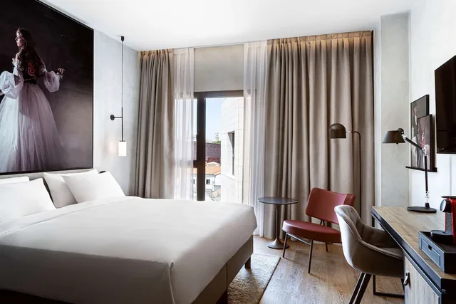 غرفة قياسية بسريرين منفصلين في طابق مرتفع، Radisson RED Madrid (ex. Paseo del Arte) 1/5