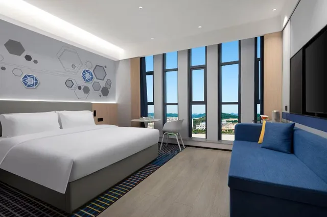 جناح ديلوكس بسرير كينج للمدخنين، Microtel by Wyndham Anshun Xixiu 3/4