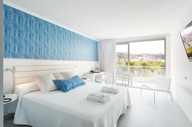 Premium, Double Bed, Side Sea View، Reverence Life Hotel 2/3