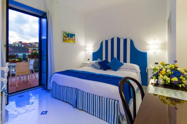 Standard, Triple, 1 Queen and 1 Single Bed, Hotel Villa Di Sorrento 1/6