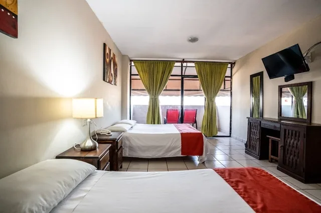 غرفة رباعية، Hotel Savaro 6/10