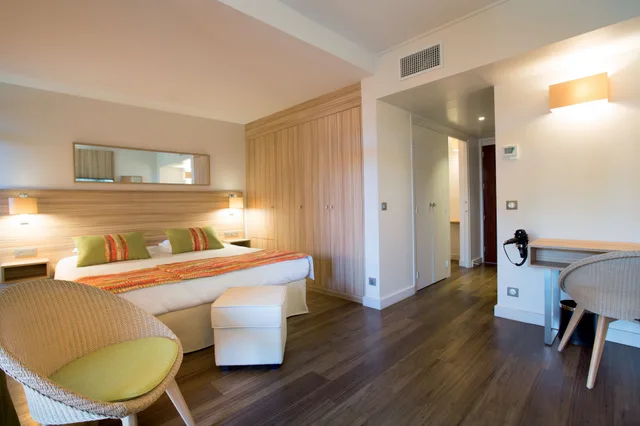 غرفة كومفورت بسرير مزدوج، Hotel Vacances Bleues Delcloy 2/5