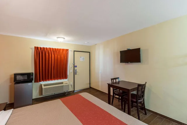 غرفة بسرير مزدوج لذوي الإعاقة، Motel6 Blythe, CA - South 5/9