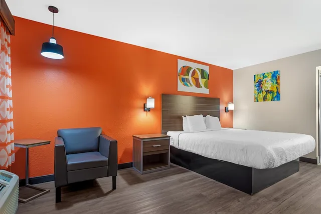 غرفة قياسية بسرير كينج، Best Western Statesville Inn 5/9