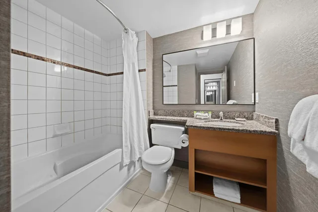 غرفة قياسية بسرير كينج، Sandman Hotel Calgary Airport 4/4