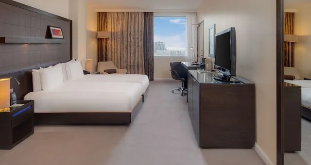 غرفة قياسية بسريرين منفصلين، Hilton London Canary Wharf 2/9