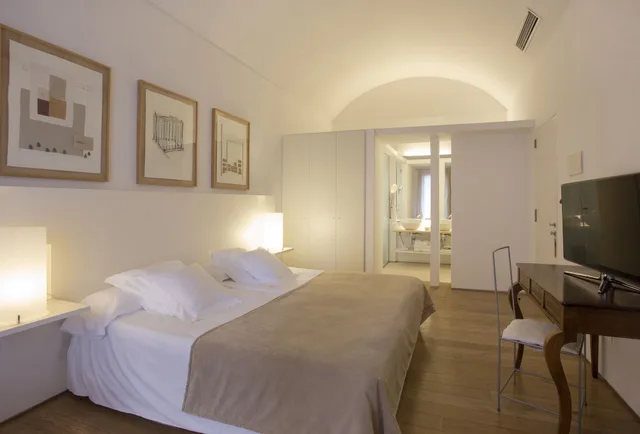 غرفة ديلوكس بسرير كينج، Hotel Convent De La Missio Luxury Boutique Hotel - Adults Only 1/10
