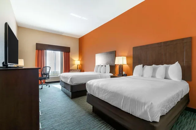 غرفة بسرير كوين، Best Western Plus Longhorn Inn & Suites 4/8