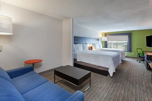 جناح بسريرين كوين مع أريكة، Holiday Inn Express New Orleans East 2/3