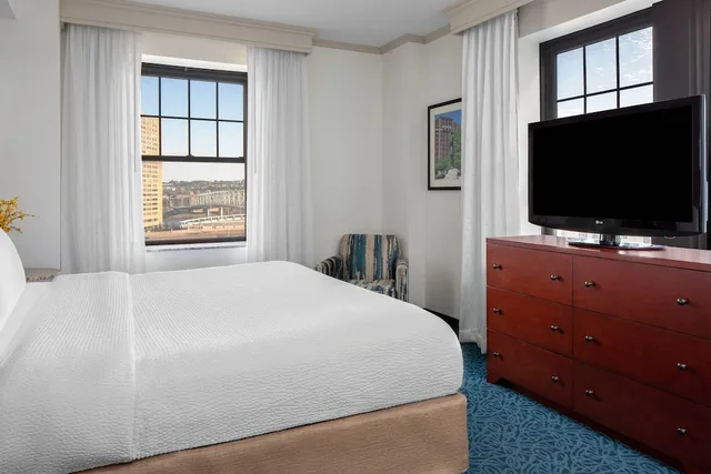 جناح بسريرين مزدوجين بإطلالة على النهر بغرفتي نوم، Residence Inn by Marriott Cincinnati Downtown/The Phelps 1/4