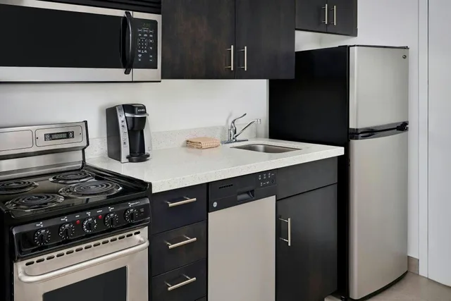 جناح بسرير كوين بغرفة نوم واحدة مع أريكة، Towneplace Suites Ottawa Kanata 7/7