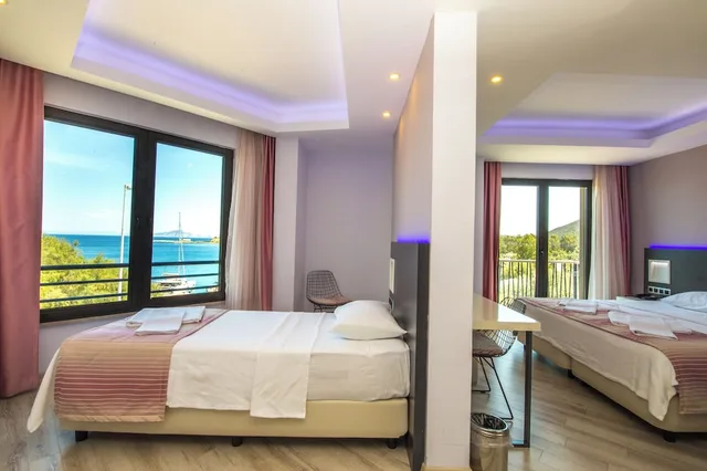 غرفة ثلاثية بإطلالة على البحر، Datca Sapphire Hotel 2/6