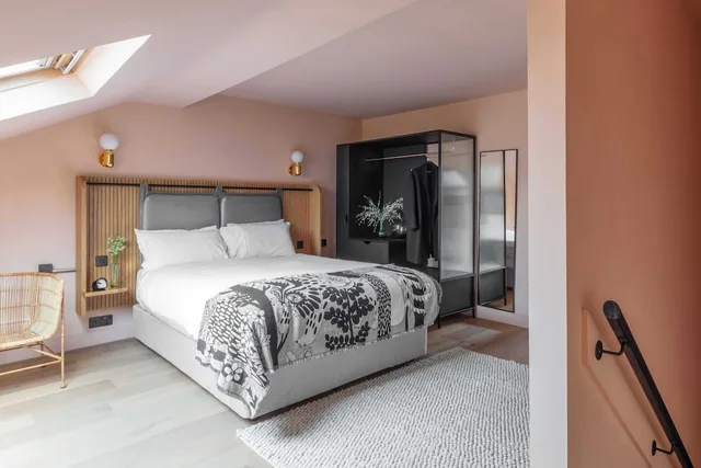 1 Bedroom, Duplex, Suite, Whitworth Locke 3/9