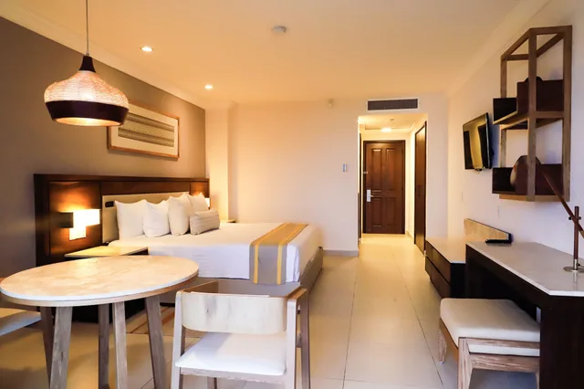 Deluxe, 2 Double Beds, Ocean Front, Balcony، Royal Solaris Los Cabos - All Inclusive 8/10