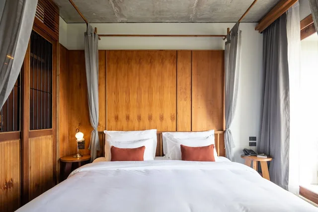غرفة ديلوكس بسرير كينج بشرفة، Hotel Gahn - SHA Plus 1/5