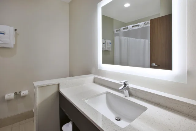 غرفة بسرير مزدوج لذوي الإعاقة، Holiday Inn Express Suites Parkersburg East 5/5