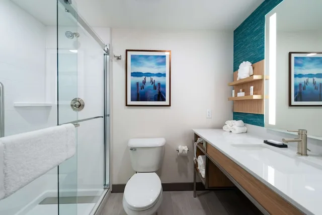 غرفة قياسية بسرير كينج، Hilton Garden Inn Seattle Lynnwood 8/9