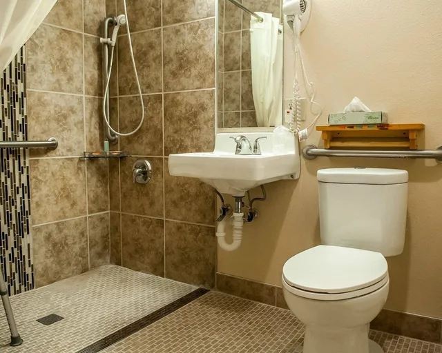 Standard, 2 Queen Beds, Econo Lodge Inn & Suites Santa Fe, NM 10/10