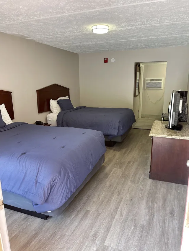 غرفة قياسية بسريرين كوين، Smoky View Inn 1/2