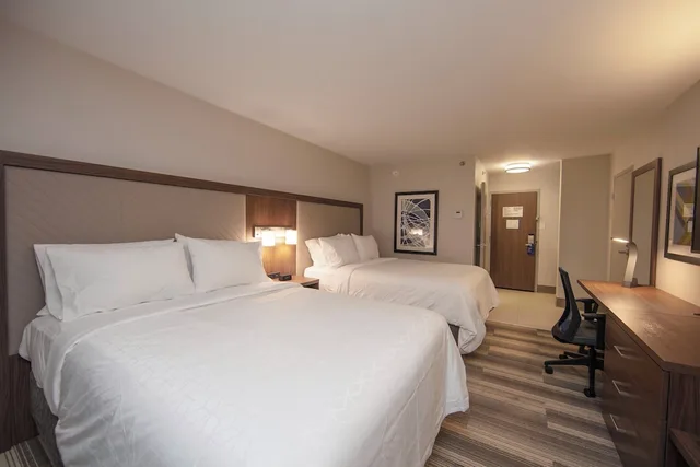 Standard, 2 Queen Beds, Holiday Inn Express Athens University Area 1/2