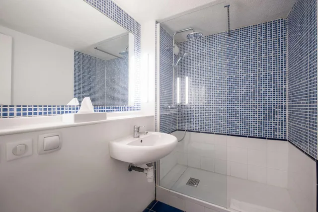 غرفة بسريرين منفصلين، Comfort Hotel Rungis - Orly 4/4