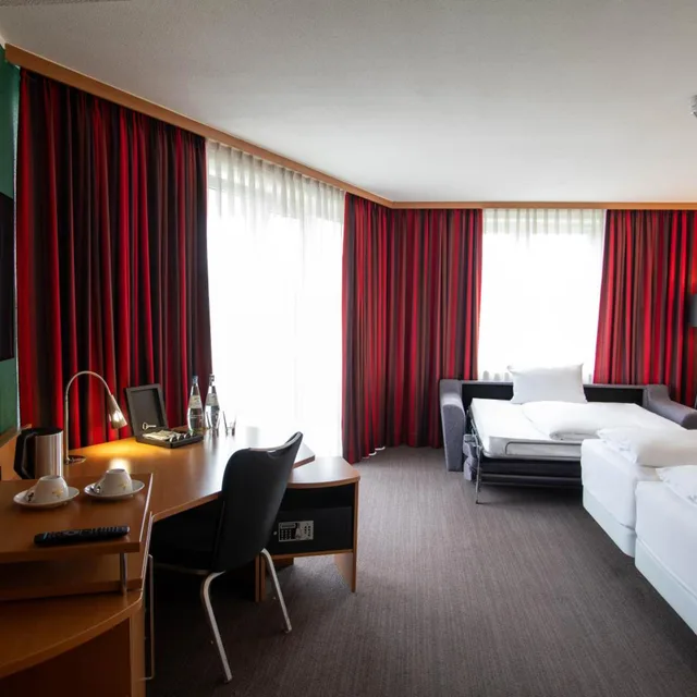 غرفة بسرير كينج بشرفة، Best Western Conference Airporthotel Frankfurt-Moerfelden 5/10