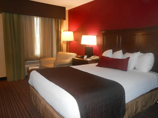 غرفة بسرير كوين في الملحق، Quality Inn & Suites West Helena 1/5