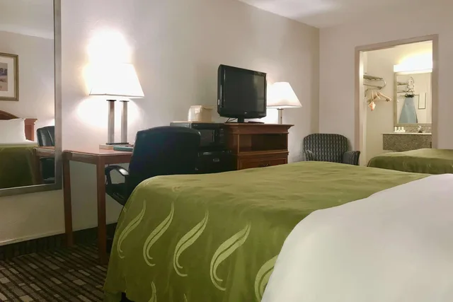 Room, 2 Queen Beds, Quality Inn Tucumcari, NM 4/6