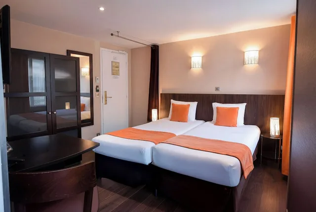 جناح جونيور بسرير كوين بمطبخ صغير، Hotel Pax Opera 3/10