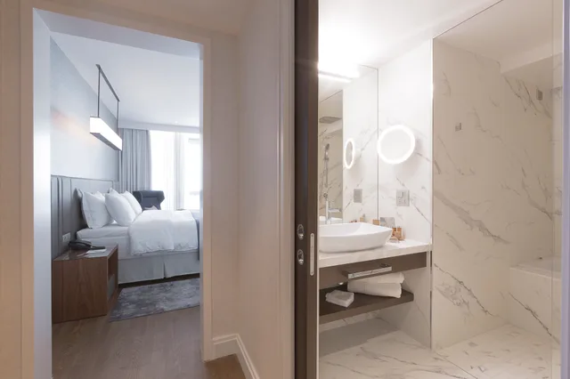 غرفة تنفيذية بسرير مزدوج أو سريرين منفصلين بإطلالة على المدينة، Makedonia Palace, WorldHotels Luxury 2/2