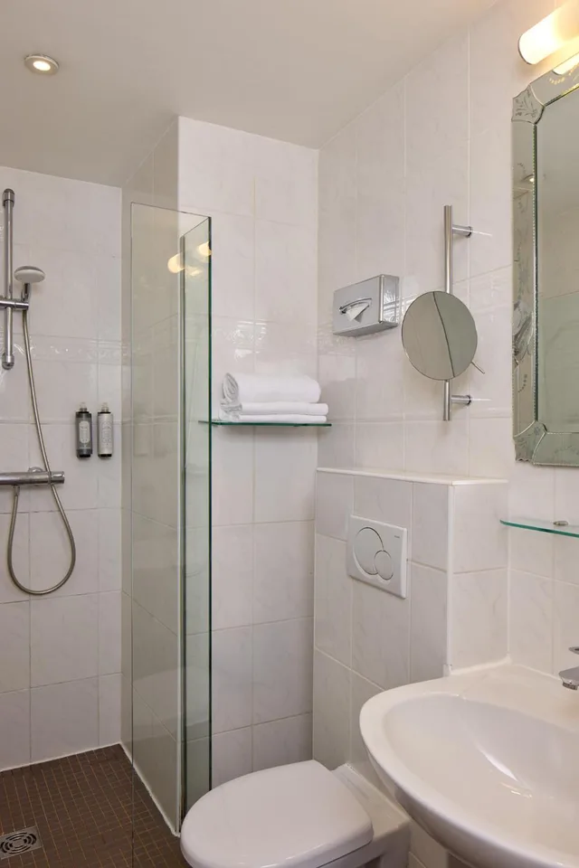 غرفة كومفورت بسرير كوين، Timhotel Tour Montparnasse 4/4