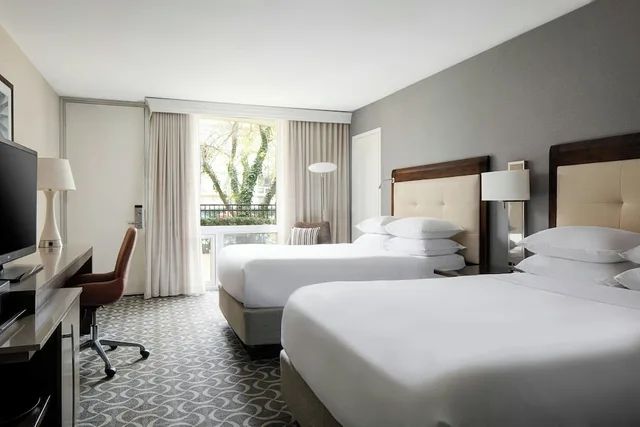 غرفة قياسية بسريرين مزدوجين لذوي الإعاقة، Marriott St. Louis Airport 3/7