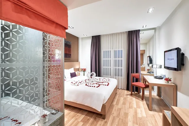 غرفة كلاسيكية بسرير كوين بإطلالة على المدينة، Mercure Hanoi La Gare Hotel 4/10