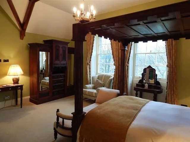 Beach Four Poster, Double Bed، Westgate Manor 2/3