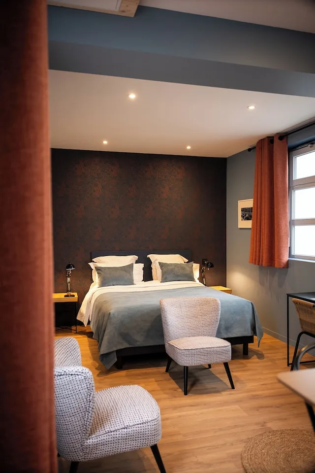 استوديو بسرير كوين، Nouvel Hotel 1/10