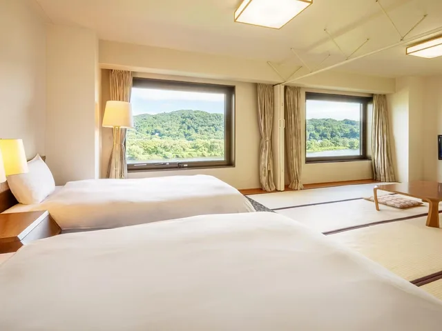جناح ياباني غربي بسريرين منفصلين وفرشتي فوتون بإطلالة على النهر، Hotel City Plaza Kitakami 1/2