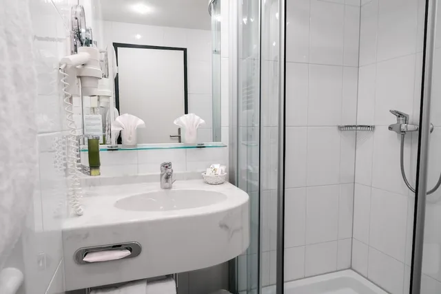 غرفة قياسية بسرير كوين، Hotel Engel Business Lifestyle 5/6