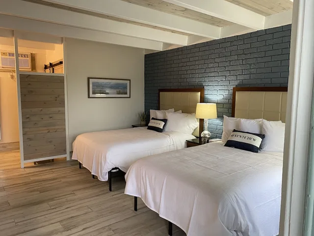 Standard, 2 Double Beds, Gulf Coast Inn 1/10