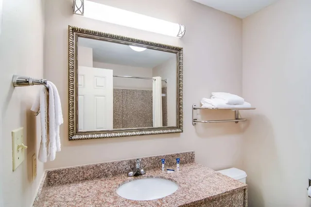 جناح بسرير كينج للمدخنين، Americas Best Value Inn & Suites Mableton Atlanta 2/2