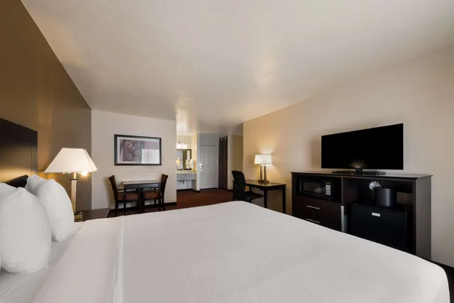 جناح بسرير كينج وسرير كوين، Best Western Salinas Valley Inn & Suites 1/3