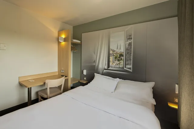 Room, Double Bed, Accessible, B&B HOTEL Pau Zenith 3/4