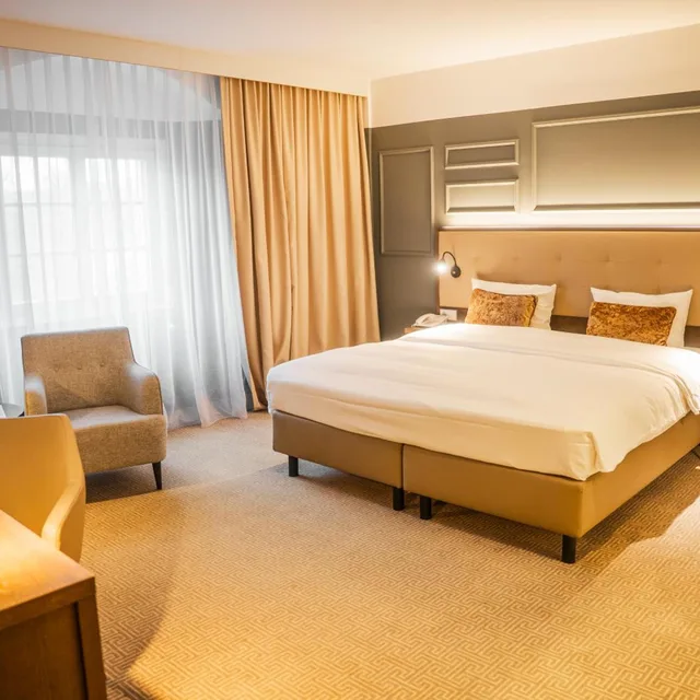غرفة بسرير كينج بإطلالة على الحديقة، Parkhotel Kurhaus Bad Kreuznach 1/9