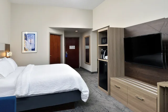 جناح بسرير كينج بحوض جاكوزي، Holiday Inn Express Lewisburg/New Columbia 4/10