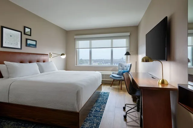 Design, King Bed، FOUR POINTS BY SHERATON HOUSTON INTERCONTINENTAL AIRPORT 1/8