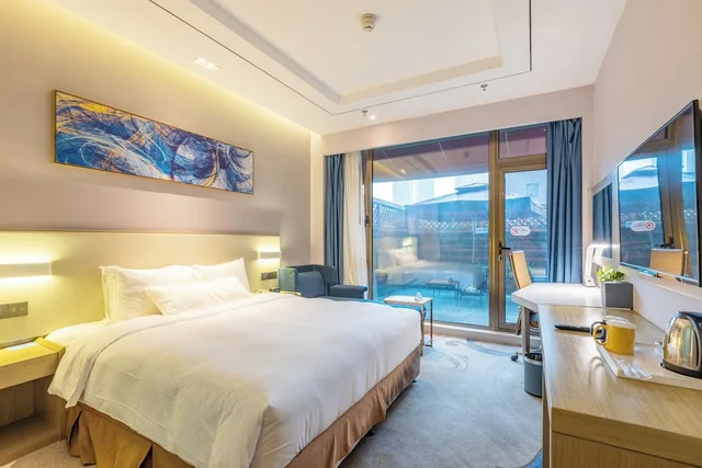 Standard, King Bed, Outdoor Living Area، Holiday Inn Express Anshan Downtown 3/8