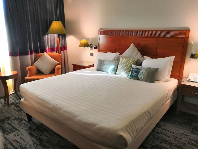 Superior, Double Bed, Mercure Rome Leonardo Da Vinci Airport 1/10