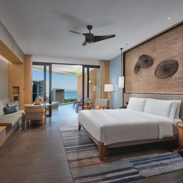 Room, King Bed, Side Sea View، Crowne Plaza Sanya Haitang Bay Resort 1/4