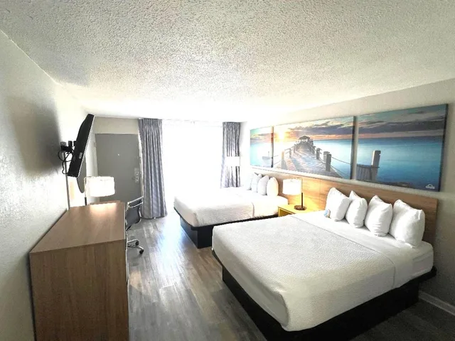 Basic, 2 Queen Beds, Days Inn by Wyndham Wildwood I-75 1/3